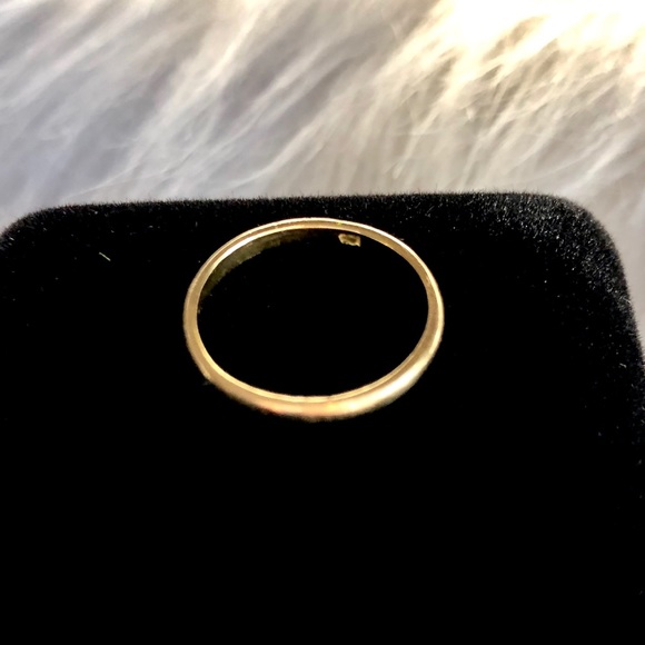 18k Gold Ring - Picture 3 of 4